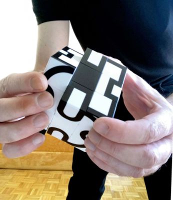 de-sign cube